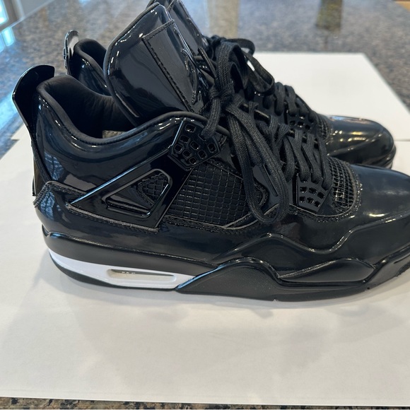 Jordan Athletic Shoes in Black and White